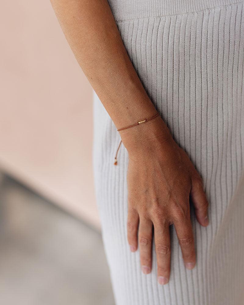 Freundschaftsarmband Julie in rosenholz. Minimalistisch und Nachhaltig