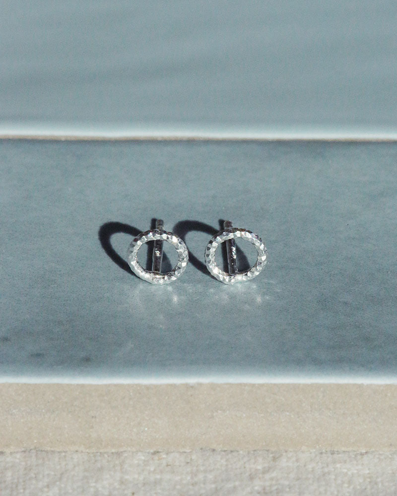 mini Kreis Ohrstecker "Julie"