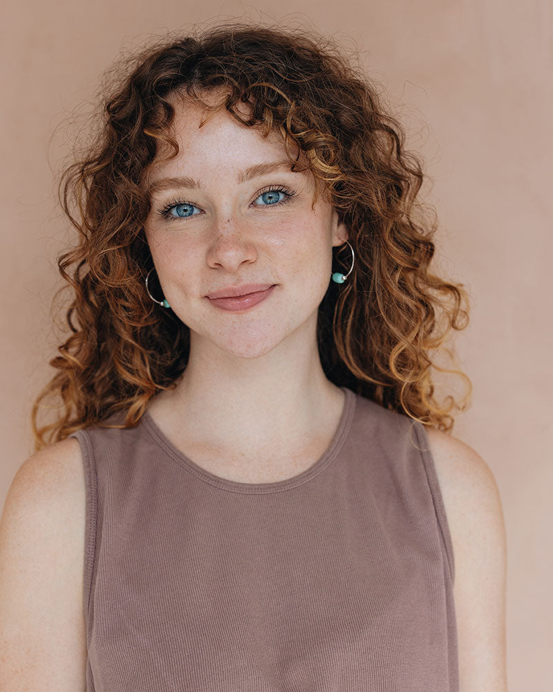 Creole mit Perle aus Glas. Hedda Glasperlencreole in minzgrün